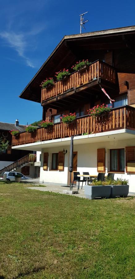 Haus Sandra Fiesch Ngoại thất bức ảnh